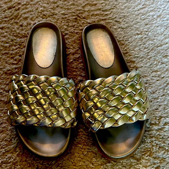 SHU SHOP Gold leather slides - Picture 1 of 3